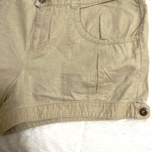 Calvin Klein shorts, size 12, tan with gold thread - Picture 5 of 8